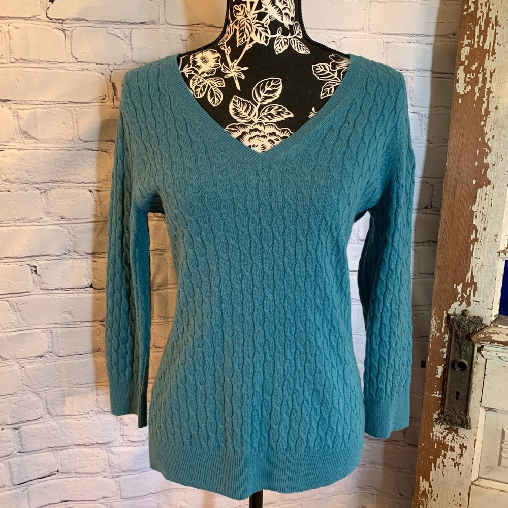 Banana Republic V Neck Cable Sweater